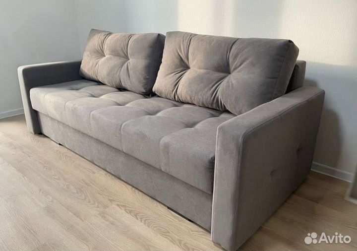 Прямой диван-еврокнижка с механизмом пантограф