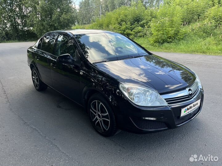 Opel Astra 1.8 AT, 2011, 204 000 км