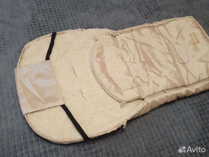 Меховой конверт в коляску Womar