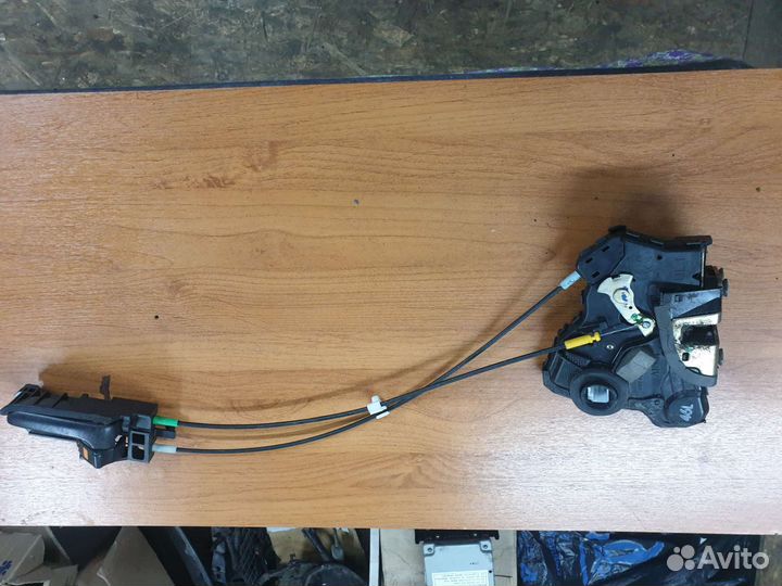 Замок, ручка двери Pontiac Vibe