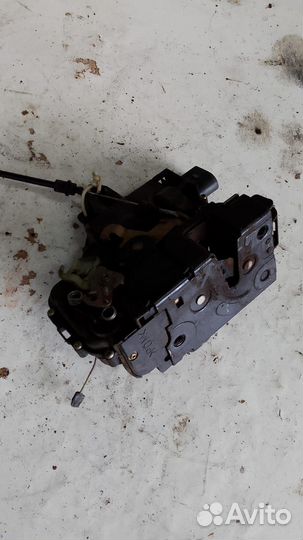 Замок передний левый Skoda Octavia Tour