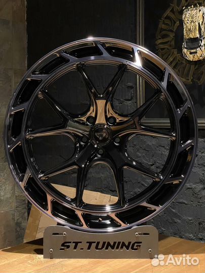 Новые литые диски R22 5x108 Vossen Design