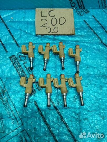 Форсунка топливная Toyota Land Cruiser 200 URJ202