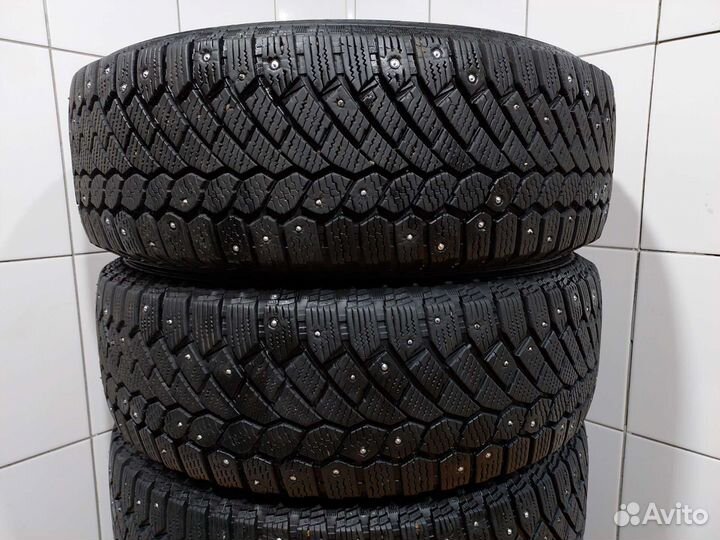 Gislaved Nord Frost 200 SUV 215/65 R16 102T