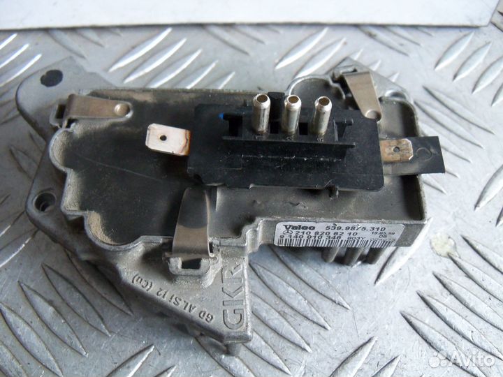 Резистор отопителя Mercedes Benz W210 2.0 1998г