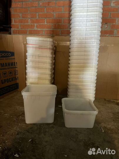 Контейнер с крышкой