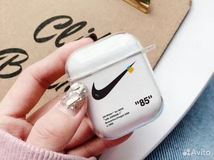 Беспроводные наушники apple airpods