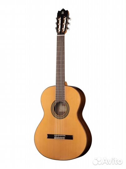 Классическая гитара Alhambra 843 Classical Cadete