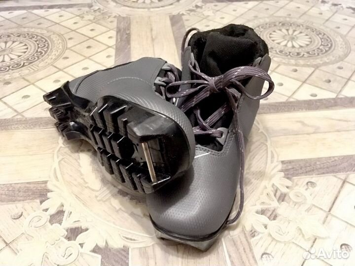 Лыжные ботинки детские 34 р-р