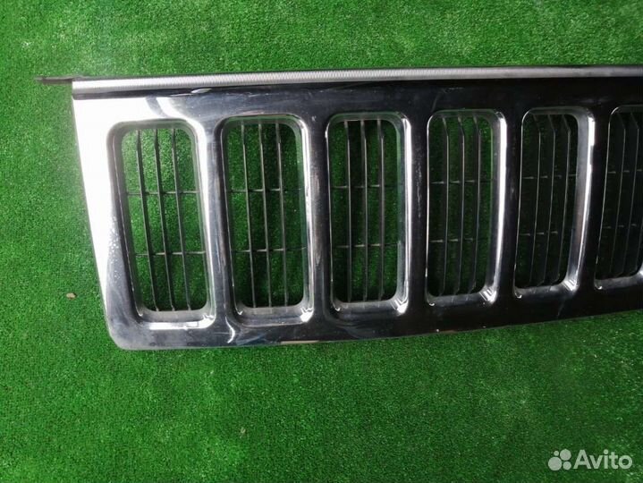 Решетка радиатора Jeep Commander XK 2005-2010