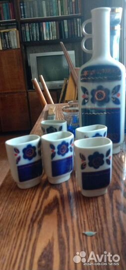 Графин со стопками