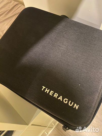 Перкуссионный массажер Theragun PRO