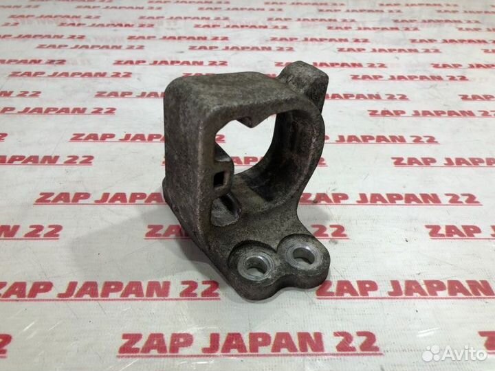 Кронштейн опоры двигателя передний Subaru Outback