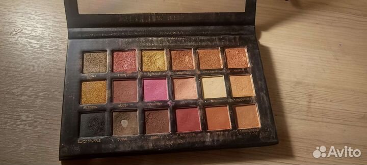Huda beauty тени