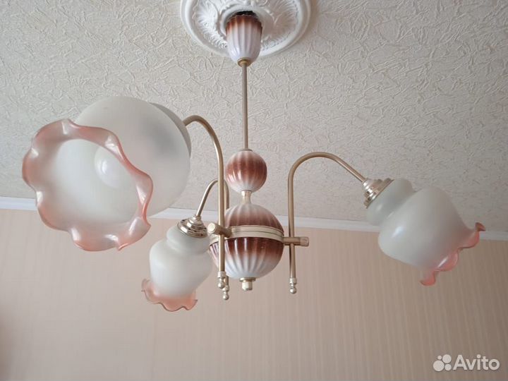 Люстра трехрожковая + бра