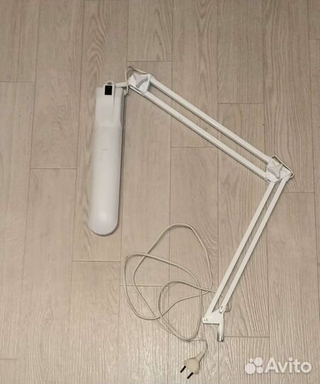 Светильник настольный с крепежом Дельта с апп