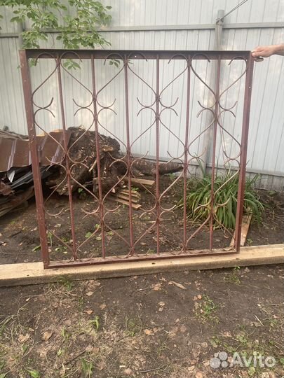 Решетки оконные бу