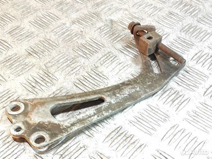 Кронштейн генератора Lexus Rx 1998 2003