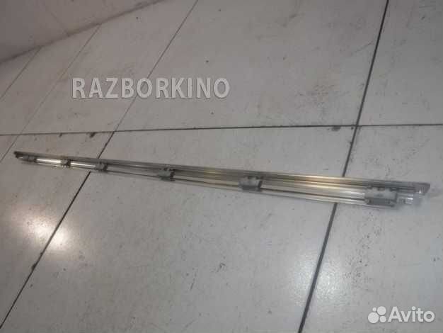 Молдинг двери задней левой