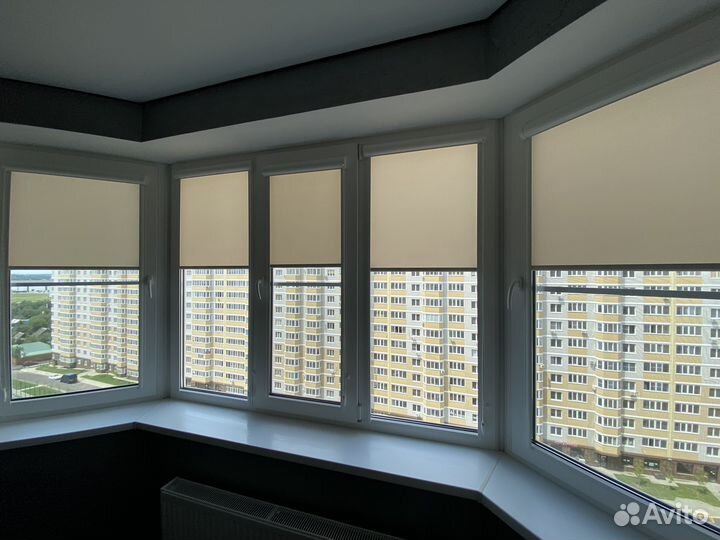 Жалюзи и рулонные шторы на окна