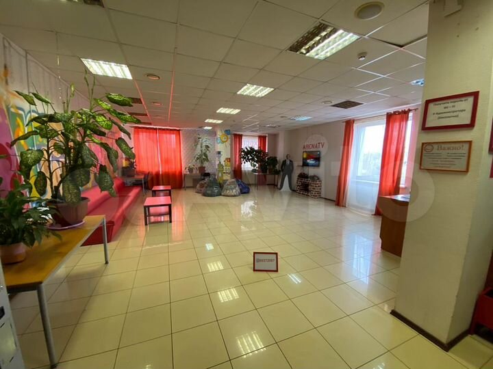 Комната 28 м² в > 9-к., 5/5 эт.