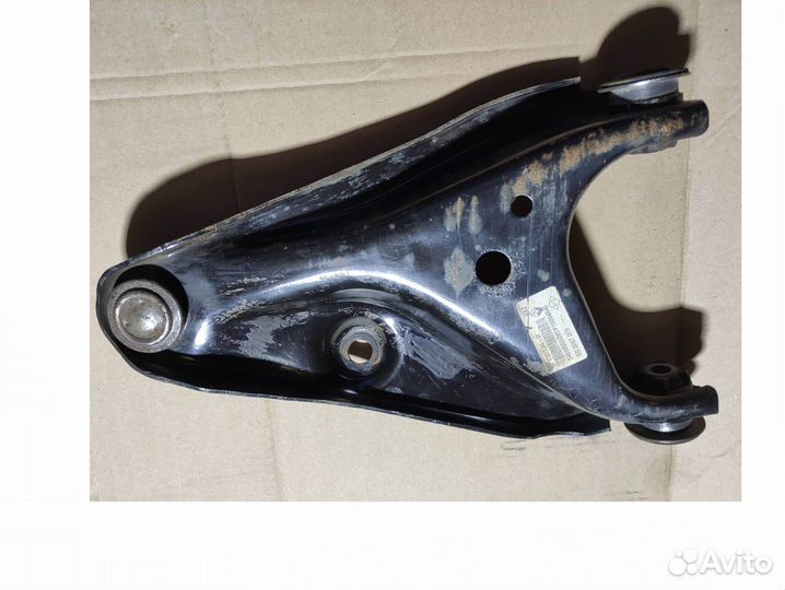Рычаг правый Рено логан 2