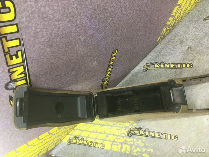 Консоль центральная Подлокотник Шевроле Блейзер 97