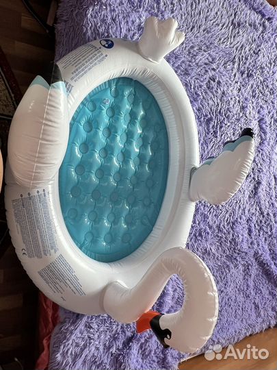 Надувной для купания большой лебедь