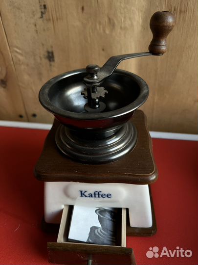Кофемолка ручная винтаж