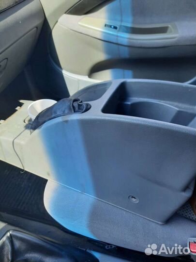 Консоль подлокотнина