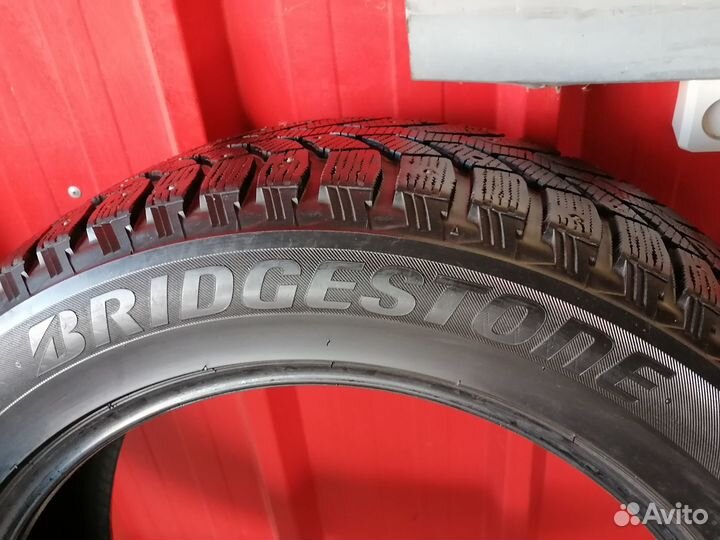 Bridgestone Blizzak Spike-01 235/55 R18
