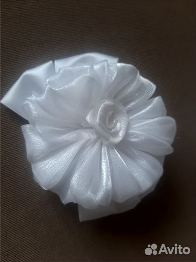 Бантики, резинки для волос девочкам