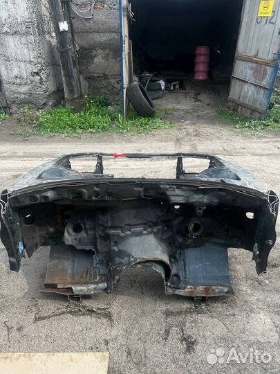 Передняя часть кузова toyota chaser 100