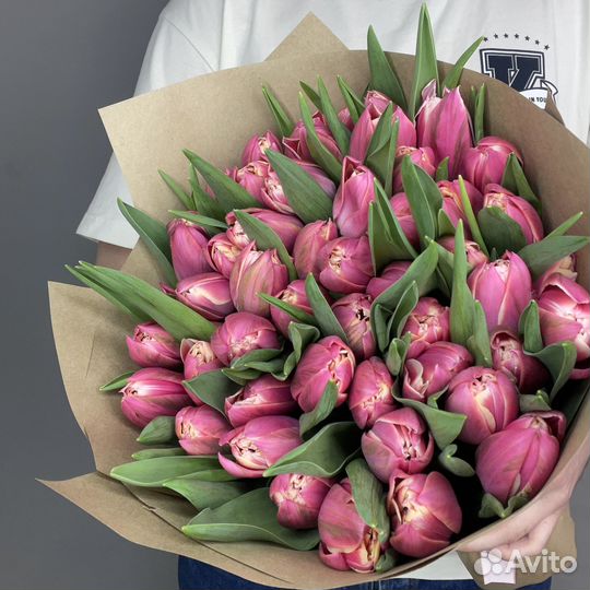 Тюльпаны яркие