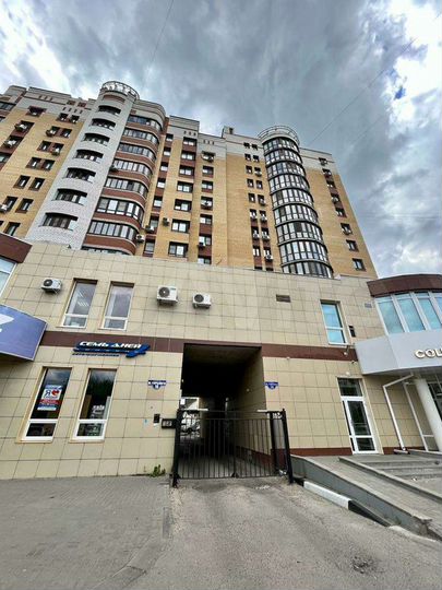 2-к. квартира, 82 м², 3/16 эт.