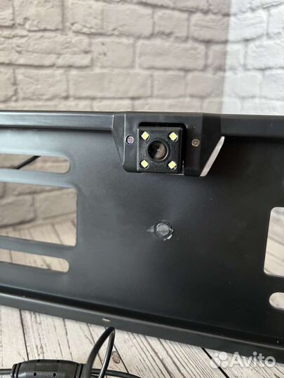 Рамка для номера с камерой заднего вида