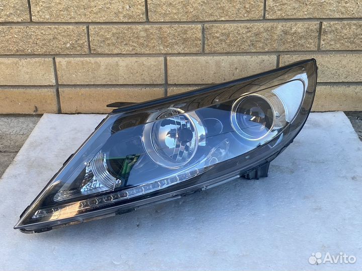 Фара левая KIA Sportage 3 галоген с дхо