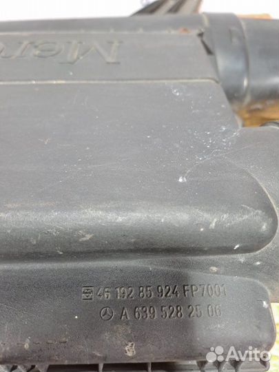 Корпус воздушного фильтра Mercedes M-Class vito