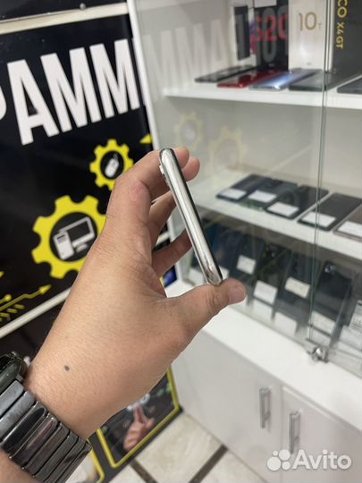 iPhone X, 64 ГБ