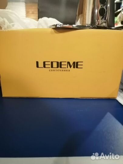 Сантехника. Сенсорный смеситель