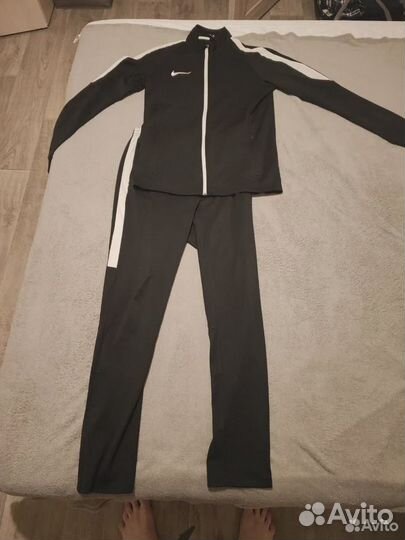 Спортивный костюм мужской Nike