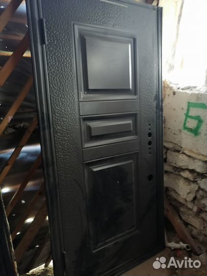 Дверь входная металлическая уличная