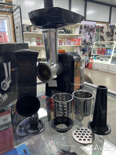 Мясорубка Scarlett