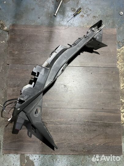 Пластик подрамника для Suzuki GSX650F