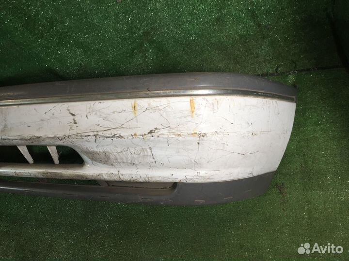 Бампер передний Ford Laser BG Белый царапины