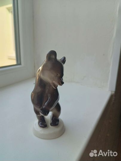 Фарфоровые статуэтки медведь