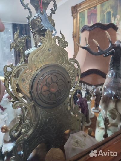 Бронзовые каминные часы Франция