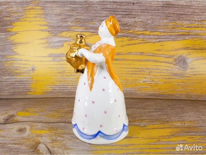 Статуэтка дулево *девушка с самоваром* (Б/У)