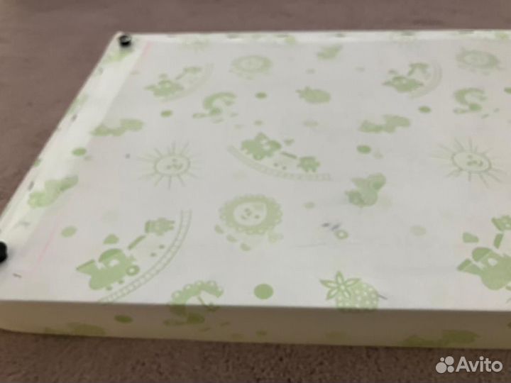 Пеленальная доска на кроватку