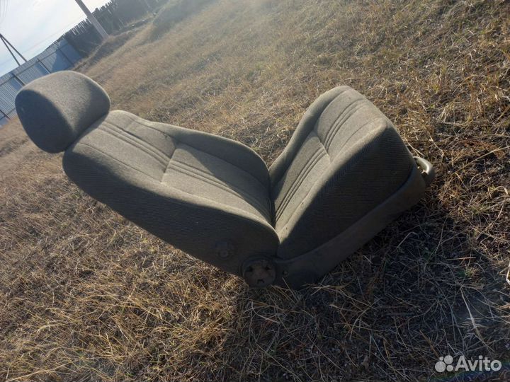 Автомобильное кресло